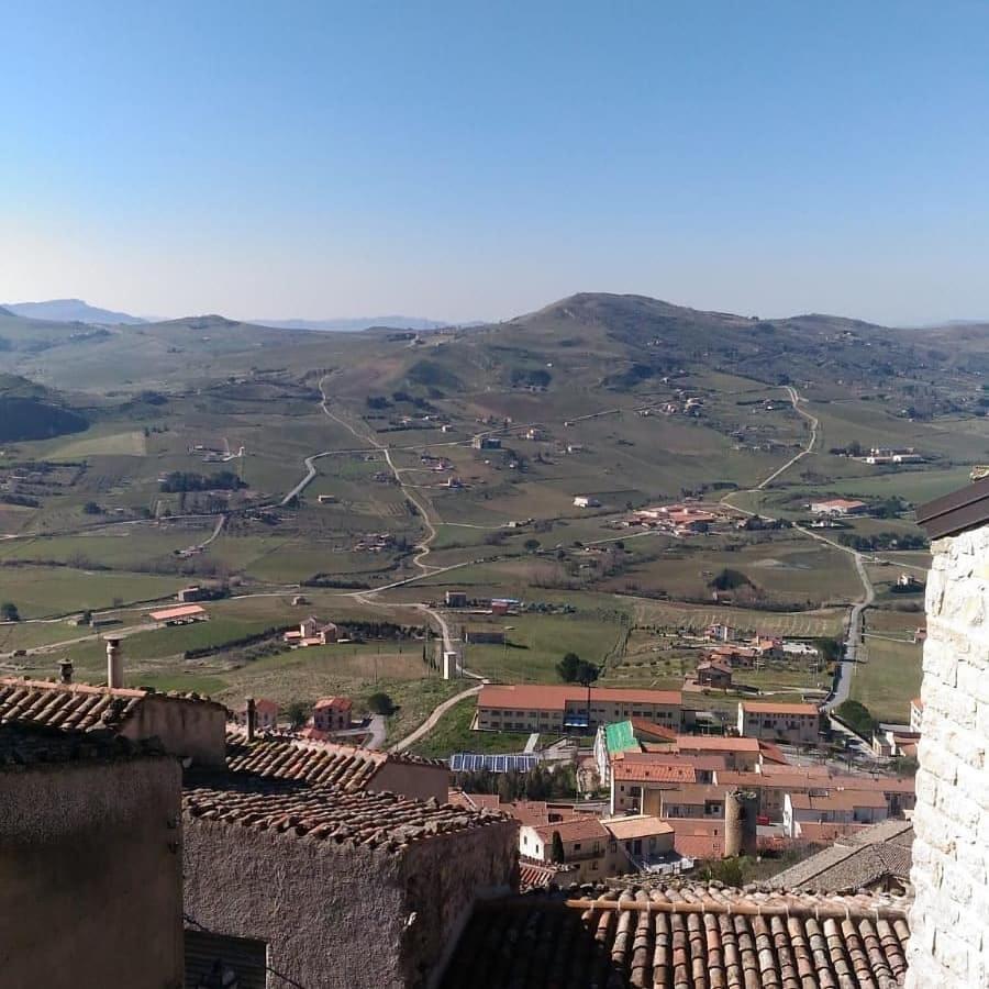 La Nicchia Di Gangi Apartamento Exterior foto