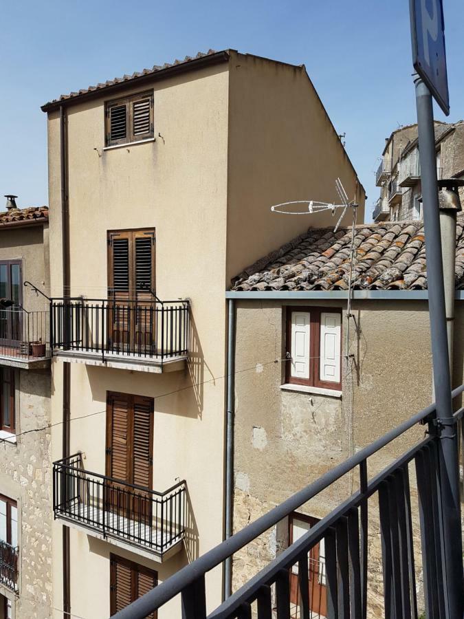 La Nicchia Di Gangi Apartamento Exterior foto