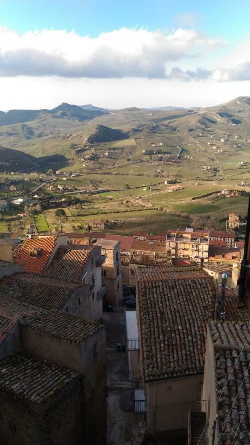 La Nicchia Di Gangi Apartamento Exterior foto