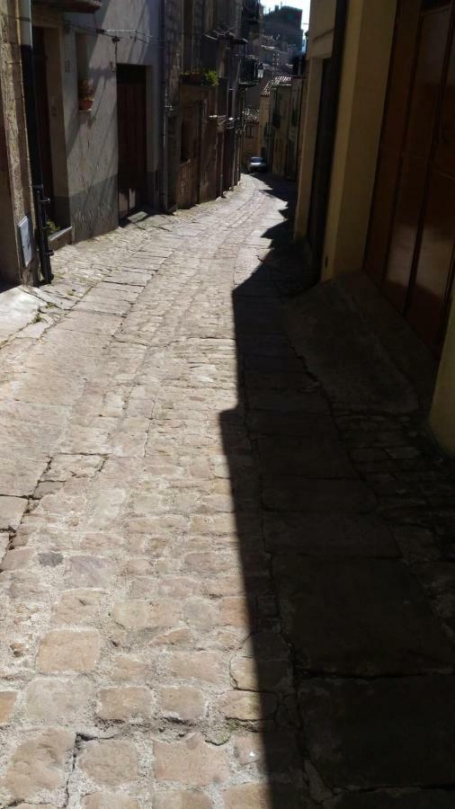 La Nicchia Di Gangi Apartamento Exterior foto