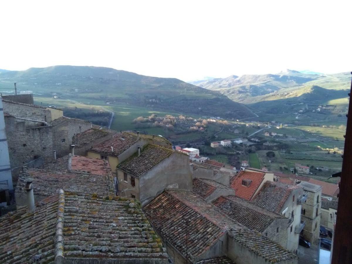 La Nicchia Di Gangi Apartamento Exterior foto